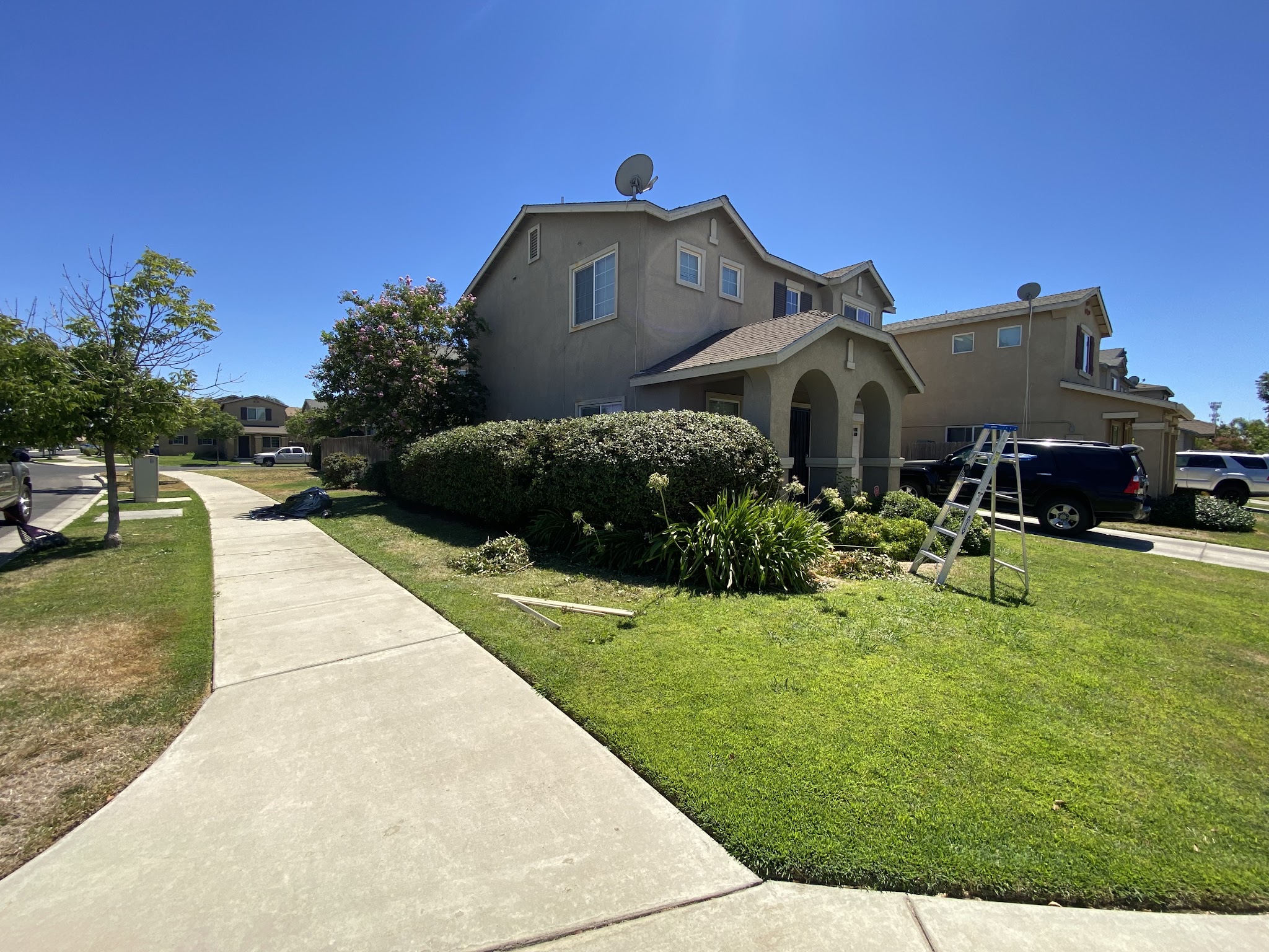 Freshly landscaped Merced home serviced by Just-in-Time